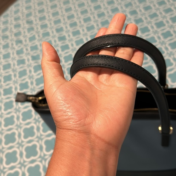 DKNY Saffiano tote - Picture 4 of 6